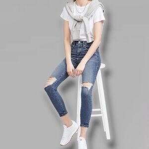 Good American ‘Good Legs Crop’ Distressed Stretch Jeans in Blue261 Wash Size 31